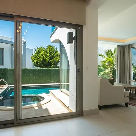 Capella - Private Pool Lägenhet